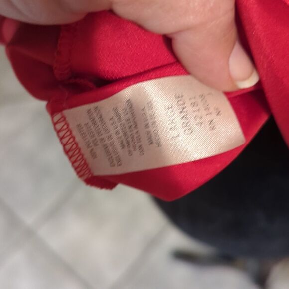 💜5/$25 large red. Super soft pajama top escapades - Picture 4 of 4
